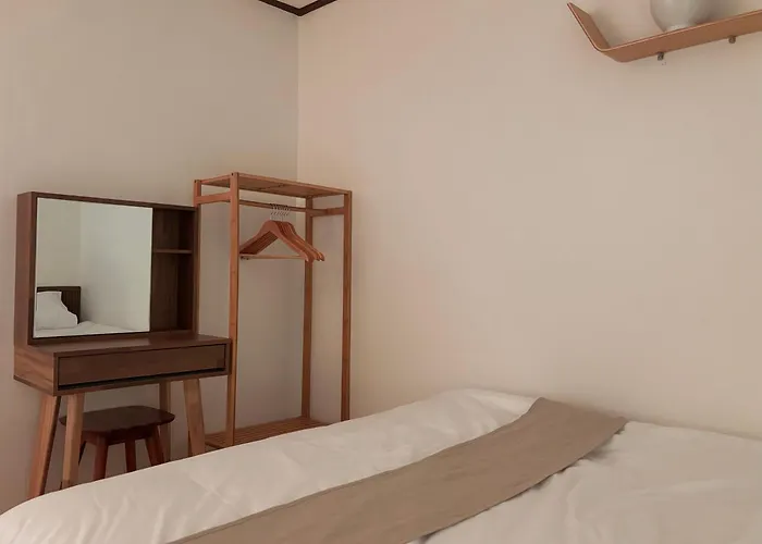 아파트 Bbo Stay, #airportbus #subway Line2 #sillimstation #uptoguests #3rooms4beds *