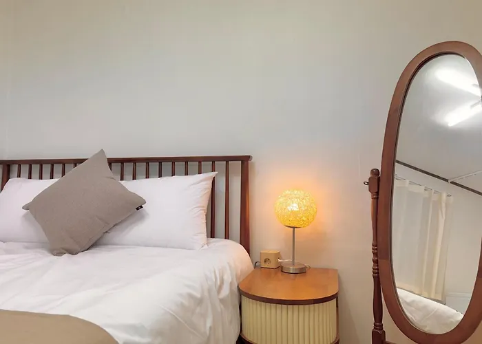 Bbo Stay, #airportbus #subway Line2 #sillimstation #uptoguests #3rooms4beds 아파트